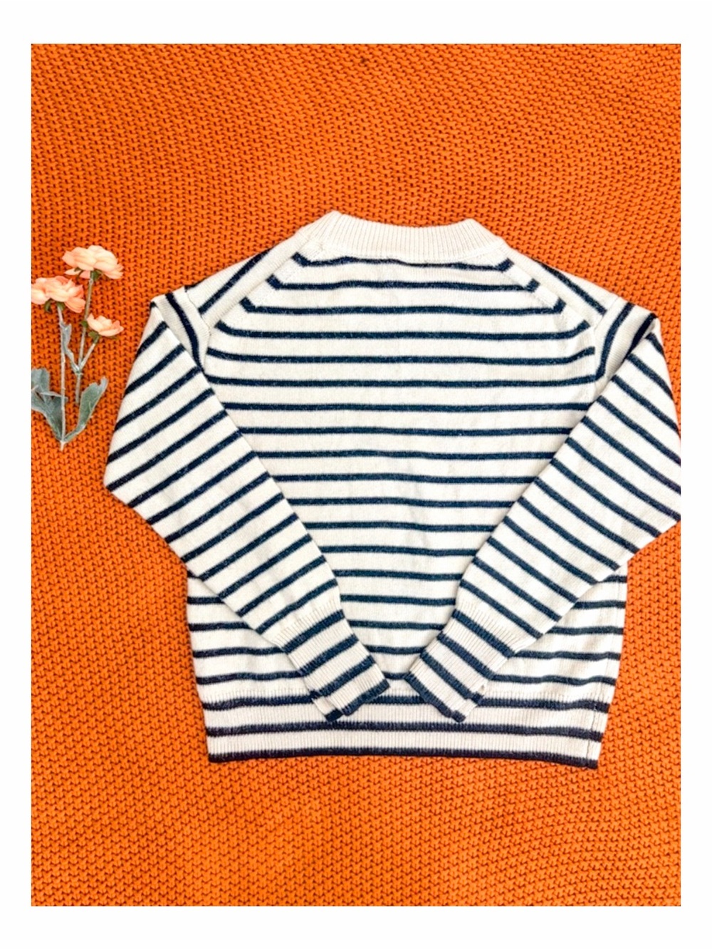 NWT H&M Striped Crewneck Sweater Size L Cream Navy Blue Knit - Picture 5 of 8